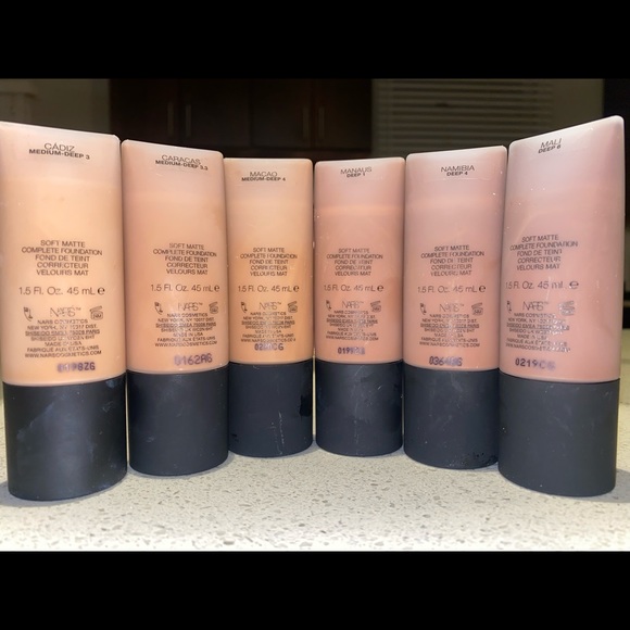 NARS Soft Matte Foundation - Picture 2 of 6